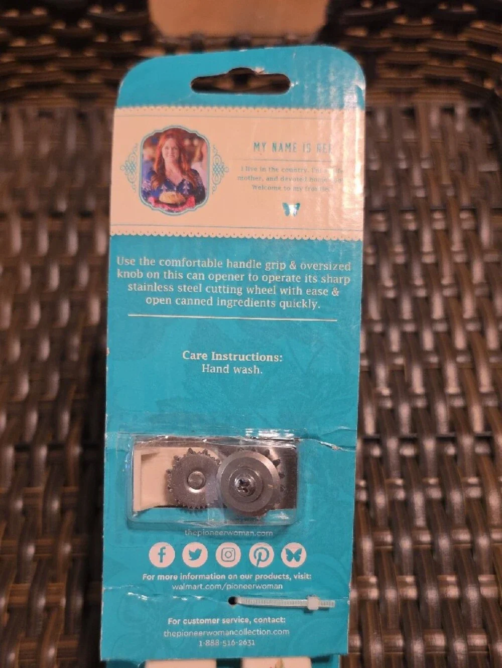 Pioneer Woman Vintage Floral Can Opener New